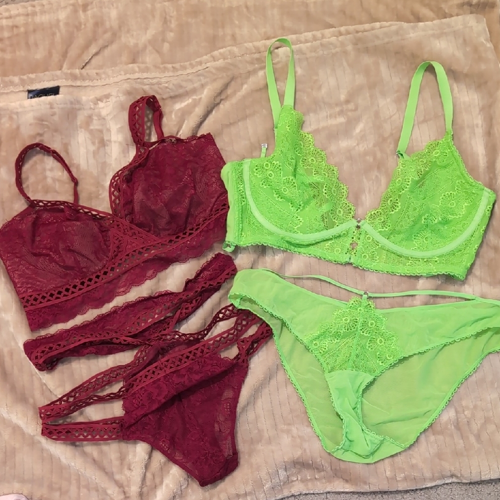 Lace Lingerie Set in Red and Green